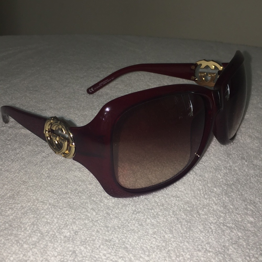 Women’s GUCCI sunglasses